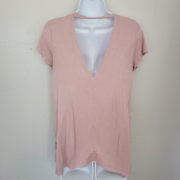 American Eagle Women's Small Soft & Sexy T Baby Pink Snap Button V-neck Cutout - Picture 8 of 8